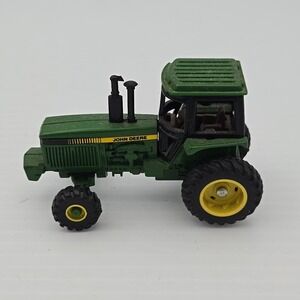 ERTL 1/64 JOHN DEERE MODEL TRACTOR DIECAST METAL GREEN DUAL WHEELS